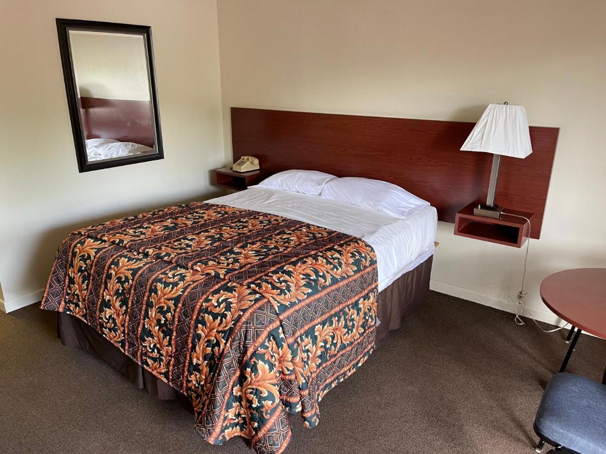 Vibe Inn - Whirlpools Suites - Lyons Esterno foto